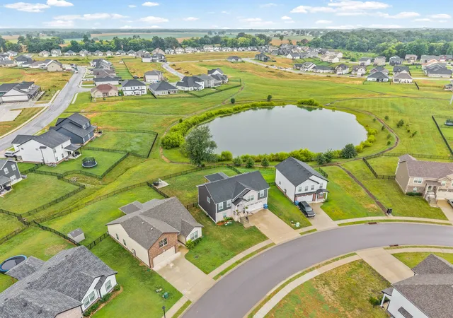 Photo 3 of Single family home for sale at 516 Castle Pinckney Ln, Clarksville, TN 37042 | MLS# 3530818 | Listing updated on 2026-09-04