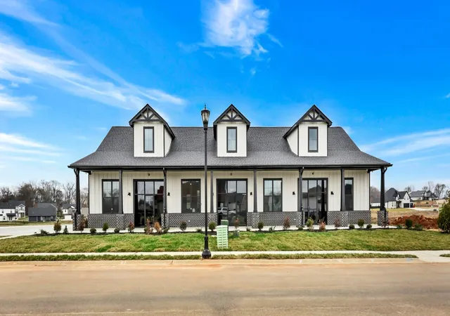 Photo 4 of Single family home for sale at 516 Castle Pinckney Ln, Clarksville, TN 37042 | MLS# 3530818 | Listing updated on 2026-09-04