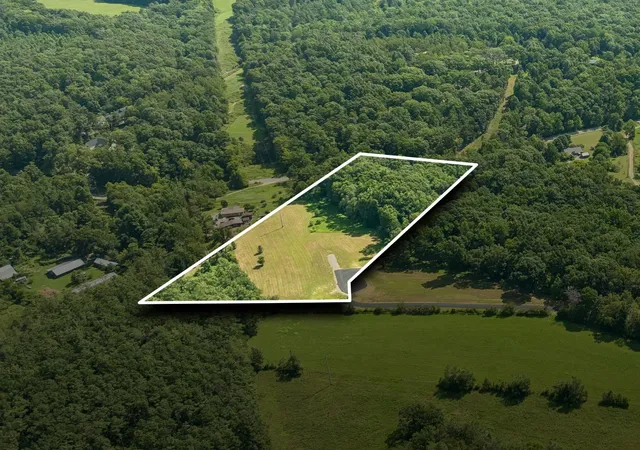 Photo 1 of Land for sale at 3224 Hunziker Ln, Fairview, TN 37062 | MLS# 3547994 | Listing updated on 2026-09-15
