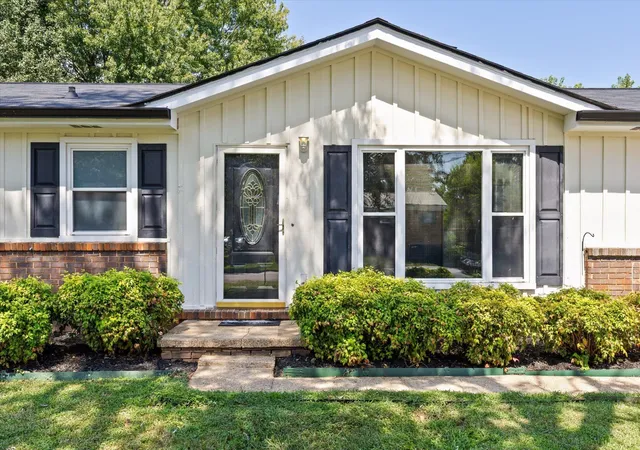 Photo 3 of Single family home for sale at 1389 Meadowood Dr, Hixson, TN 37343 | MLS# 3530769 | Listing updated on 2026-10-05