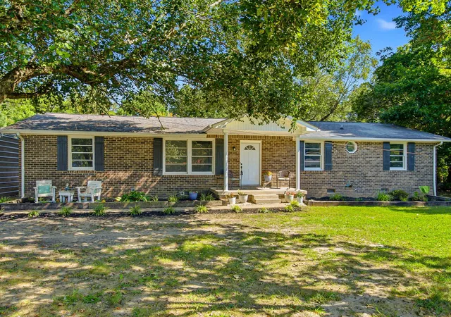 Photo 2 of Single family home for sale at 739 Scoutview Rd, Ashland City, TN 37015 | MLS# 3530864 | Listing updated on 2026-09-24