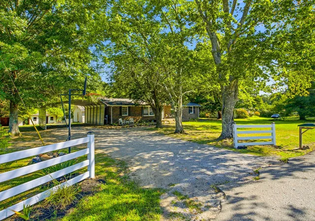 Photo 4 of Single family home for sale at 739 Scoutview Rd, Ashland City, TN 37015 | MLS# 3530864 | Listing updated on 2026-09-24