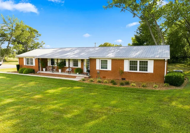 Photo 1 of Single family home for sale at 1408 Old Estill Springs Rd, Tullahoma, TN 37388 | MLS# 3530881 | Listing updated on 2026-09-12