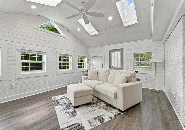 Photo 3 of Single family home for sale at 1408 Old Estill Springs Rd, Tullahoma, TN 37388 | MLS# 3530881 | Listing updated on 2026-09-12