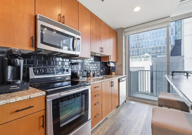 Photo 3 of Condo for sale at 301 Demonbreun St #812, Nashville, TN 37201 | MLS# 3530880 | Listing updated on 2026-09-02