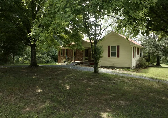 Photo 3 of Single family home for sale at 1139 Pleasant Valley Rd, Chapmansboro, TN 37035 | MLS# 3541142 | Listing updated on 2026-09-04