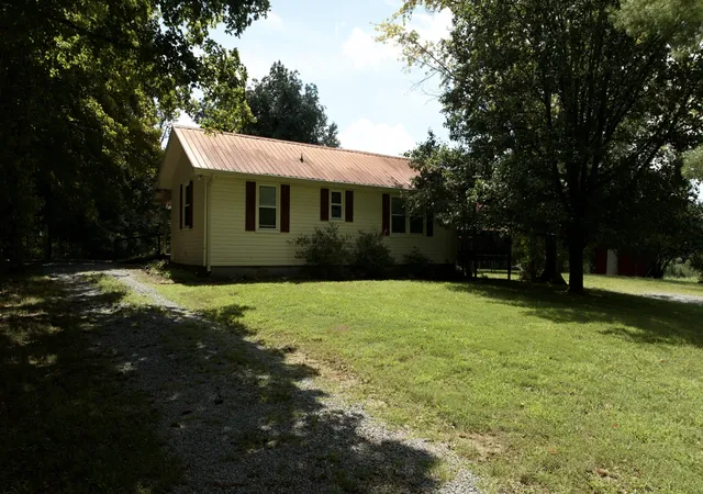 Photo 3 of Single family home for sale at 1139 Pleasant Valley Rd, Chapmansboro, TN 37035 | MLS# 3541142 | Listing updated on 2026-09-04