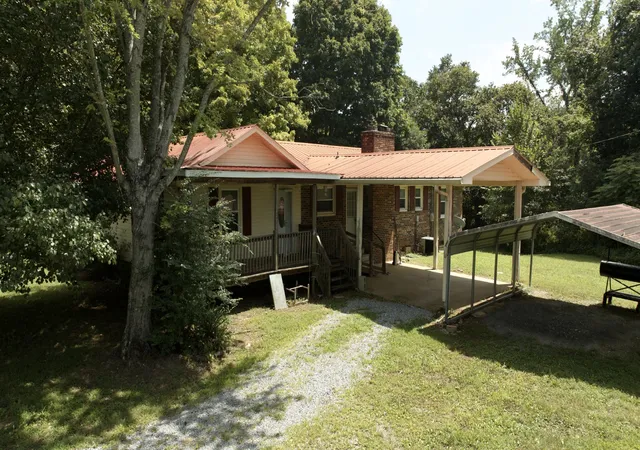 Photo 4 of Single family home for sale at 1139 Pleasant Valley Rd, Chapmansboro, TN 37035 | MLS# 3541142 | Listing updated on 2026-09-04
