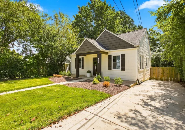 Photo 3 of Single family home for sale at 312 8th Avenue, Columbia, TN 38401 | MLS# 3542559 | Listing updated on 2026-09-08