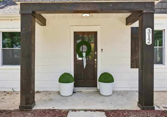 Photo 3 of Single family home for sale at 312 8th Avenue, Columbia, TN 38401 | MLS# 3542559 | Listing updated on 2026-09-08