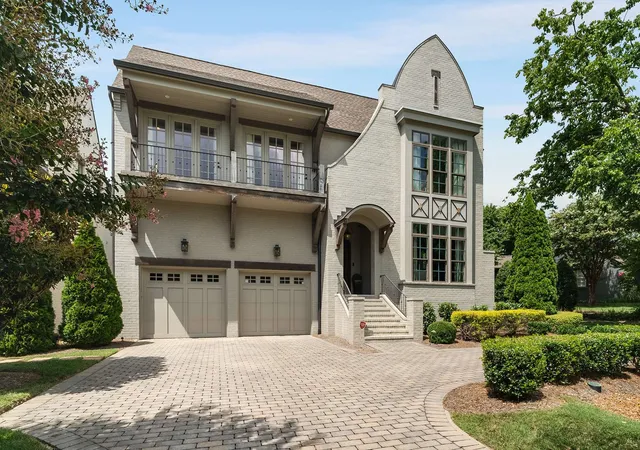 Photo 1 of Single family home for sale at 2028 Castleman Dr, Nashville, TN 37215 | MLS# 3598088 | Listing updated on 2026-09-23