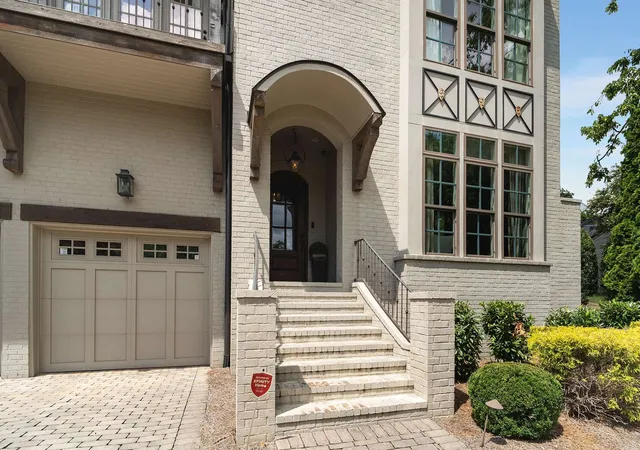 Photo 2 of Single family home for sale at 2028 Castleman Dr, Nashville, TN 37215 | MLS# 3598088 | Listing updated on 2026-09-23