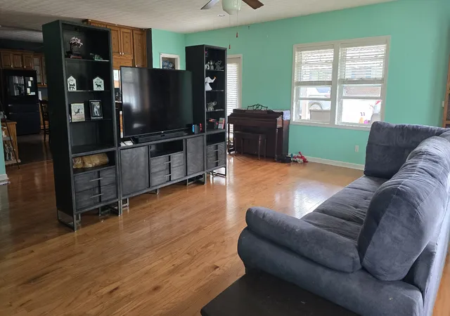 Photo 3 of Single family home for sale at 722 Jefferson Ave E, Carthage, TN 37030 | MLS# 3540979 | Listing updated on 2026-10-09