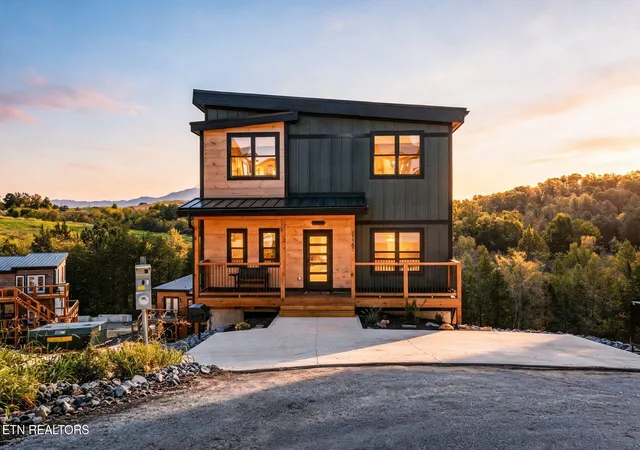 Single family home for sale at 1587 Rainbow Ridge Way, Sevierville, TN 37862 | MLS# 3530958