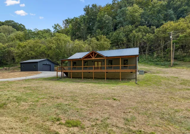 Photo 1 of Single family home for sale at 194 Sloan Branch Rd, Pleasant Shade, TN 37145 | MLS# 3546970 | Listing updated on 2026-10-06