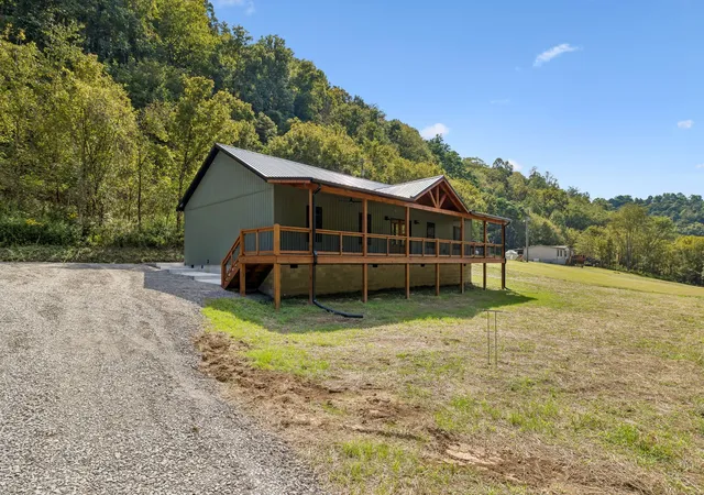 Photo 3 of Single family home for sale at 194 Sloan Branch Rd, Pleasant Shade, TN 37145 | MLS# 3546970 | Listing updated on 2026-10-06