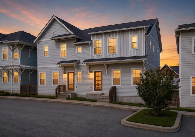 Photo 1 of Townhouse for sale at 733 Arbor Tr Cir, Nashville, TN 37207 | MLS# 3530991 | Listing updated on 2026-09-02