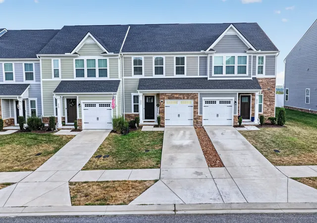 Photo 3 of Townhouse for sale at 228 Pryor Dr, Gallatin, TN 37066 | MLS# 3531025 | Listing updated on 2026-09-17