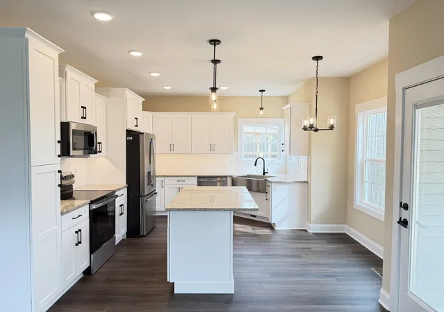 Photo 3 of Single family home for sale at 128 Hummingbird Way, Clarksville, TN 37043 | MLS# 3531087 | Listing updated on 2026-09-02