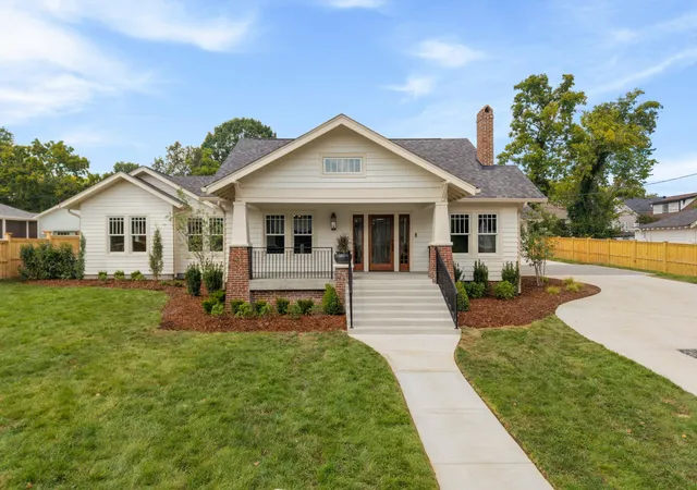 Photo 1 of Single family home for sale at 2518 Ashwood Ave, Nashville, TN 37212 | MLS# 3542680 | Listing updated on 2026-10-07