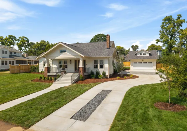 Photo 2 of Single family home for sale at 2518 Ashwood Ave, Nashville, TN 37212 | MLS# 3542680 | Listing updated on 2026-10-07