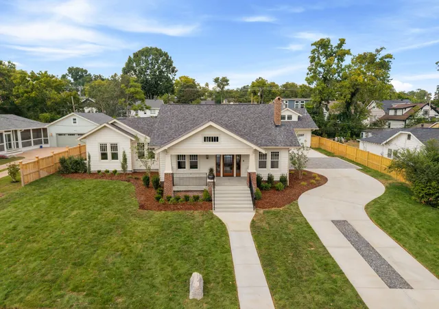 Photo 3 of Single family home for sale at 2518 Ashwood Ave, Nashville, TN 37212 | MLS# 3542680 | Listing updated on 2026-10-07