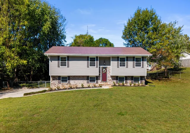 Photo 1 of Single family home for sale at 120 Bland Dr Ne, Cleveland, TN 37312 | MLS# 3619506 | Listing updated on 2026-10-12