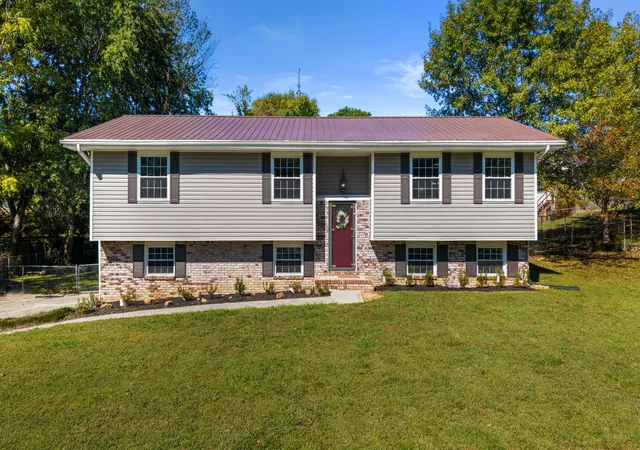 Photo 2 of Single family home for sale at 120 Bland Dr Ne, Cleveland, TN 37312 | MLS# 3619506 | Listing updated on 2026-10-12