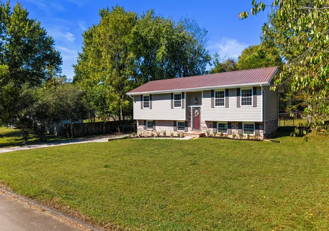Photo 3 of Single family home for sale at 120 Bland Dr Ne, Cleveland, TN 37312 | MLS# 3619506 | Listing updated on 2026-10-12