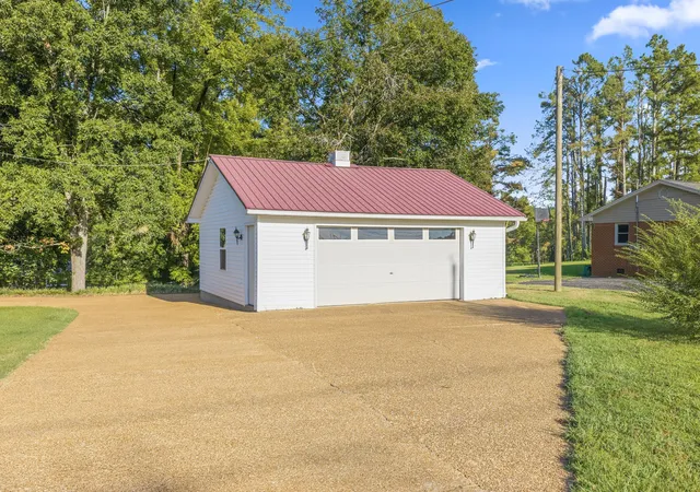 Photo 3 of Single family home for sale at 691 E Poplar Dr, Decaturville, TN 38329 | MLS# 3531267 | Listing updated on 2026-09-02