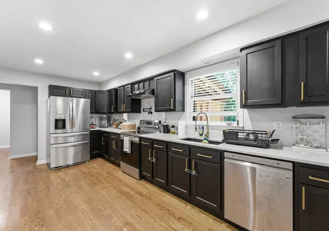 Photo 3 of Single family home for sale at 1348 Marymont Dr, Murfreesboro, TN 37129 | MLS# 3543111 | Listing updated on 2026-09-07