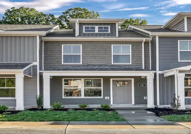 Photo 2 of Townhouse for sale at 141 Quarry Point Dr, Clarksville, TN 37043 | MLS# 3531104 | Listing updated on 2026-09-02