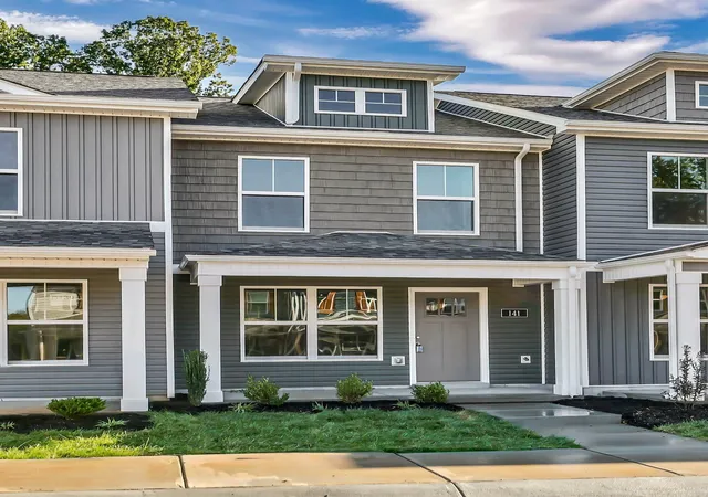 Photo 3 of Townhouse for sale at 141 Quarry Point Dr, Clarksville, TN 37043 | MLS# 3531104 | Listing updated on 2026-09-02