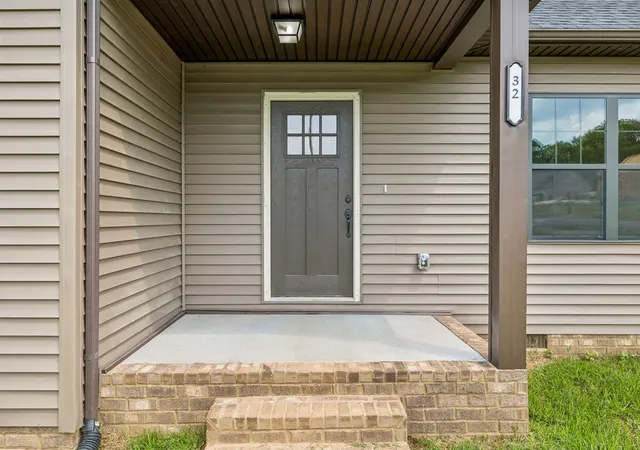 Photo 3 of Single family home for sale at 32 Iris Way, Lafayette, TN 37083 | MLS# 3531111 | Listing updated on 2026-09-02