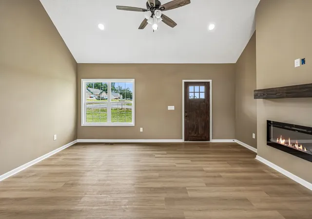 Photo 4 of Single family home for sale at 32 Iris Way, Lafayette, TN 37083 | MLS# 3531111 | Listing updated on 2026-09-02