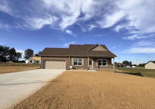Photo 2 of Single family home for sale at 126 Hilltop St, Manchester, TN 37355 | MLS# 3531329 | Listing updated on 2026-09-30