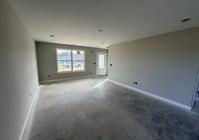 Photo 3 of Single family home for sale at 126 Hilltop St, Manchester, TN 37355 | MLS# 3531329 | Listing updated on 2026-09-30