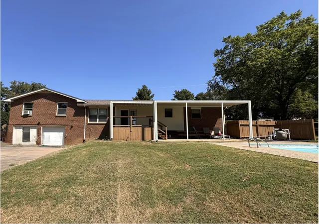 Photo 2 of Single family home for sale at 215 River Dr, Mount Juliet, TN 37122 | MLS# 3541047 | Listing updated on 2026-09-04