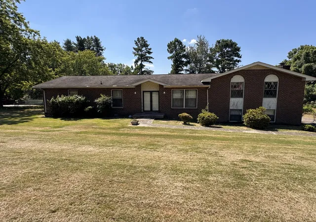 Photo 4 of Single family home for sale at 215 River Dr, Mount Juliet, TN 37122 | MLS# 3541047 | Listing updated on 2026-09-04