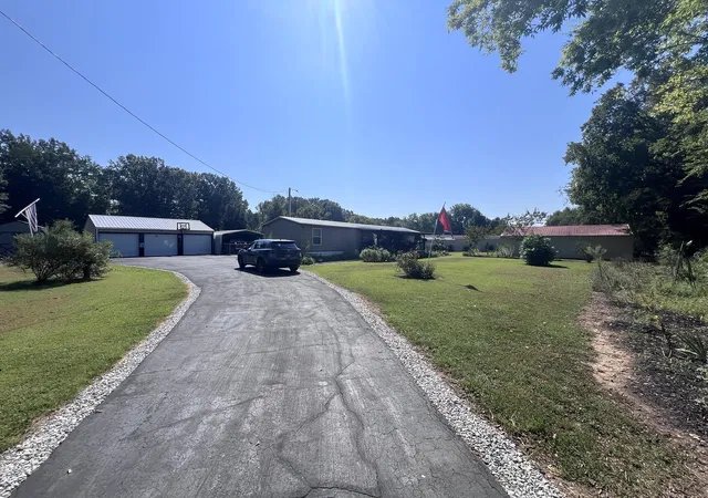 Photo 2 of Manufactured home for sale at 76 Cypress Crk Marina Rd, Linden, TN 37096 | MLS# 3543014 | Listing updated on 2026-09-07