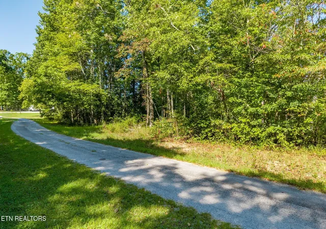 Photo 3 of House for sale at 5 Robbins Dr, Crossville, TN 38572 | MLS# 3531202 | Listing updated on 2026-09-02