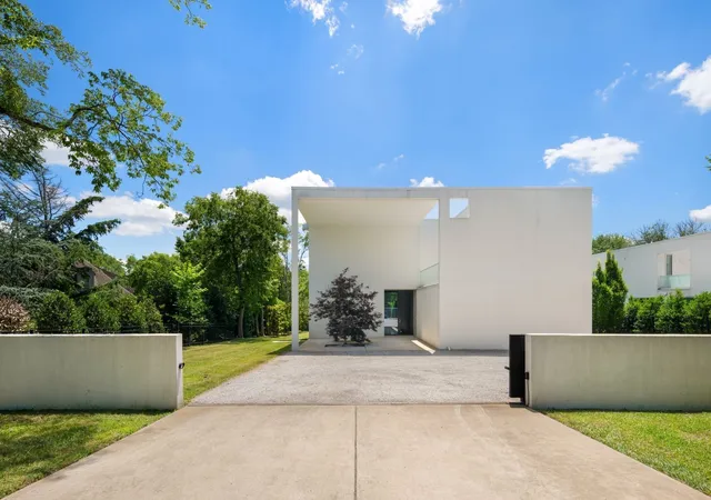 Photo 3 of Single family home for sale at 1143 Battery Ln, Nashville, TN 37220 | MLS# 3544742 | Listing updated on 2026-09-10