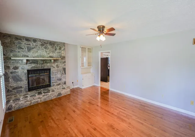 Photo 4 of Single family home for sale at 131 Stonehouse Dr, Gallatin, TN 37066 | MLS# 3531308 | Listing updated on 2026-09-17