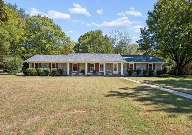 Photo 1 of Single family home for sale at 146 W Clearview Dr, Murfreesboro, TN 37128 | MLS# 3545742 | Listing updated on 2026-10-03