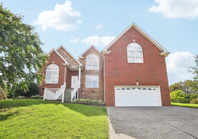 Photo 2 of Single family home for sale at 502 Largo Vista Dr, Lebanon, TN 37087 | MLS# 3541427 | Listing updated on 2026-09-04