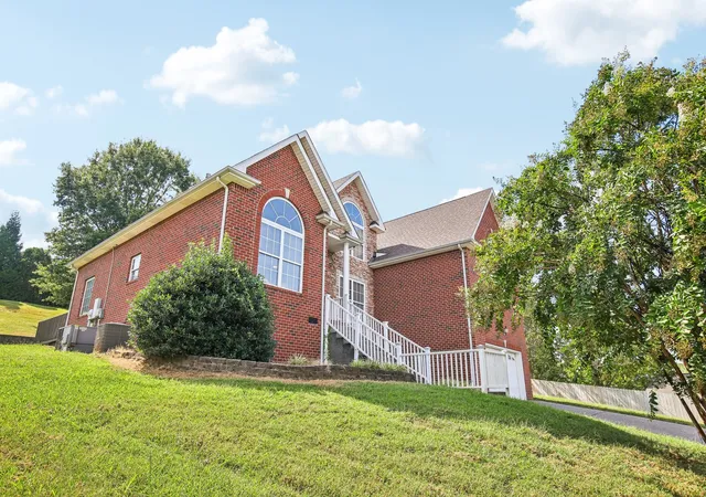 Photo 3 of Single family home for sale at 502 Largo Vista Dr, Lebanon, TN 37087 | MLS# 3541427 | Listing updated on 2026-09-04