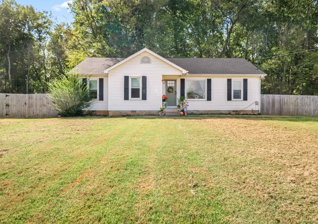 Single family home for sale at 2446 Canterbury Chase, Murfreesboro, TN 37128 | MLS# 3531307