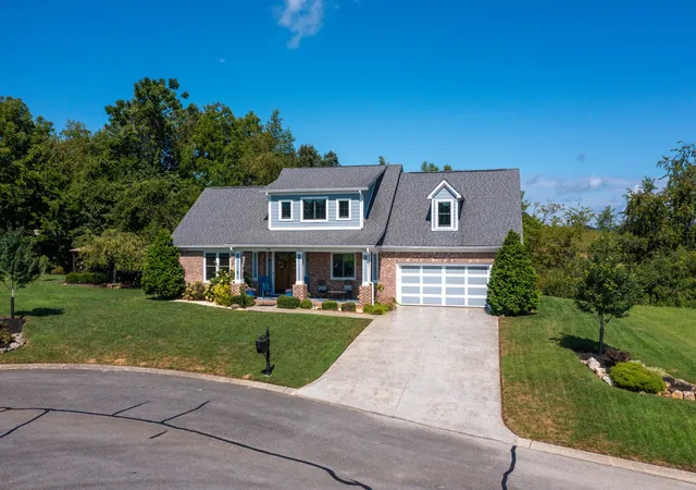 Photo 2 of Single family home for sale at 516 Cape Lookout Lgt, Loudon, TN 37774 | MLS# 3531431 | Listing updated on 2026-09-02