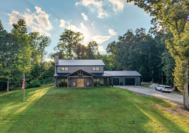 Photo 3 of Single family home for sale at 304 Salem Rd, Centerville, TN 37033 | MLS# 3531667 | Listing updated on 2026-09-04