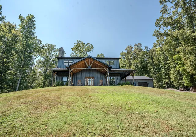 Photo 3 of Single family home for sale at 304 Salem Rd, Centerville, TN 37033 | MLS# 3531667 | Listing updated on 2026-09-04